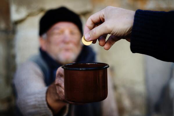 صور عن الصدقه - ساعد اخوك المسلم واكسب الاجر والصواب 2280 1